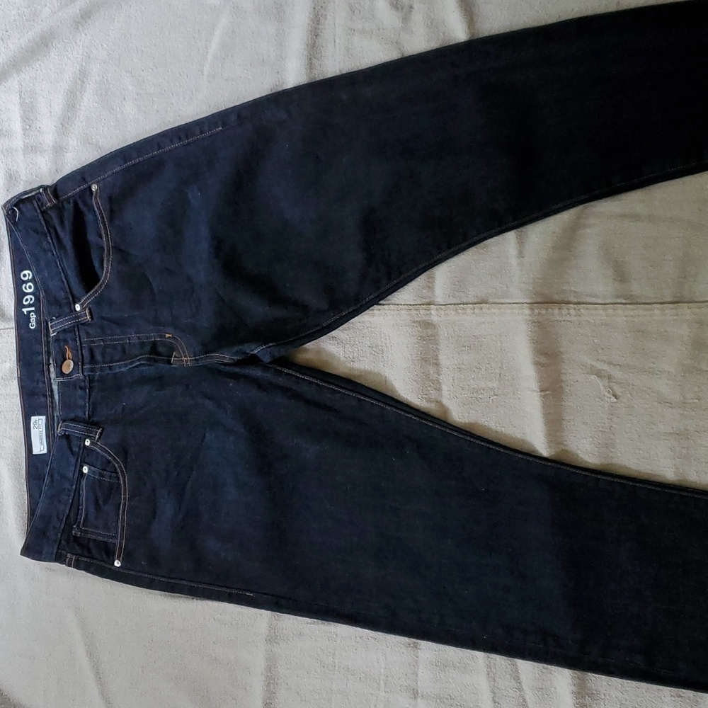 GAP Men's Straight Leg, Dark Wash  NEW Jeans.